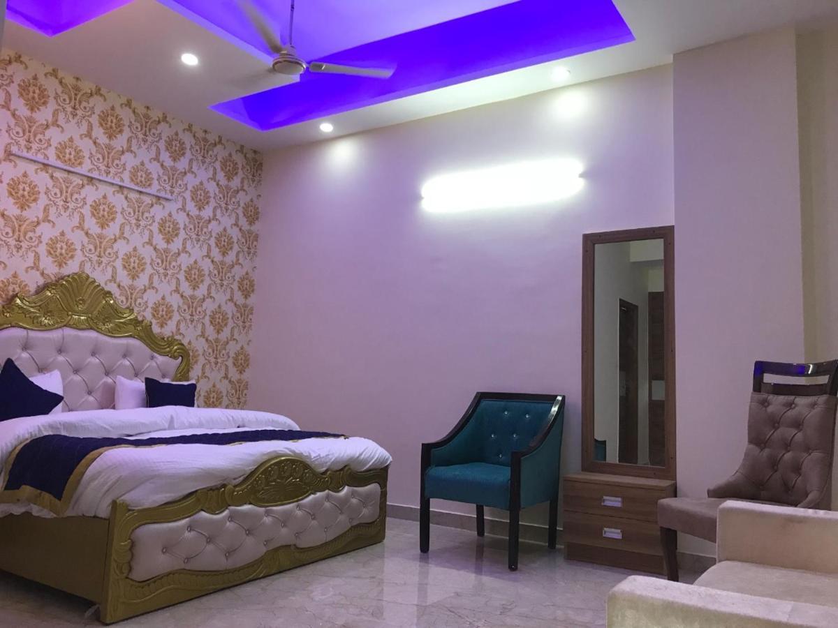 Hotel O The Grand Palace Ghaziabad Exterior foto